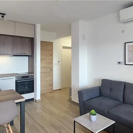 Maslenica Apartments Apartment