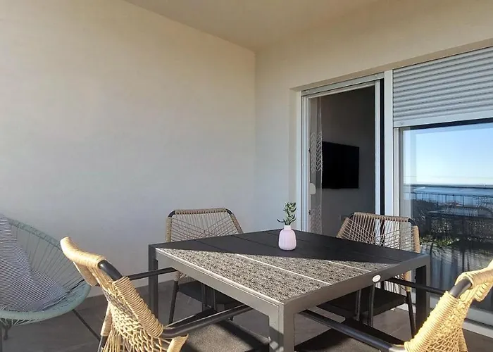 Апартаменты Maslenica Apartments Масленица