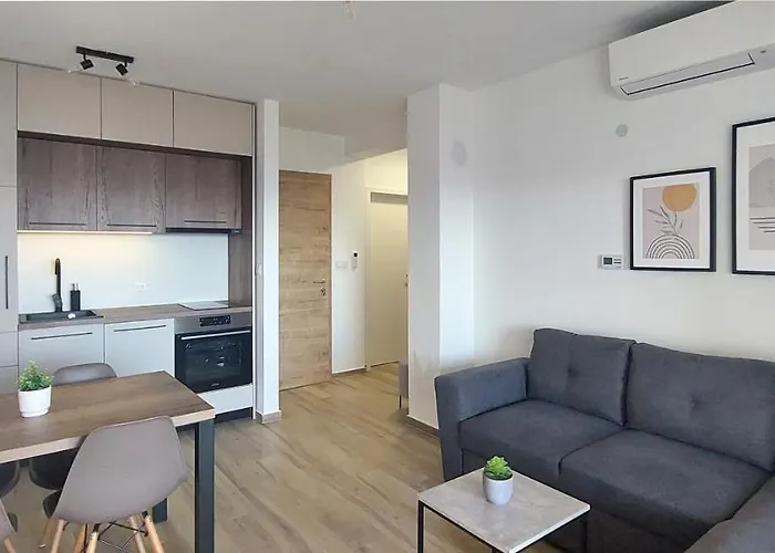 Maslenica Apartments Апартаменты